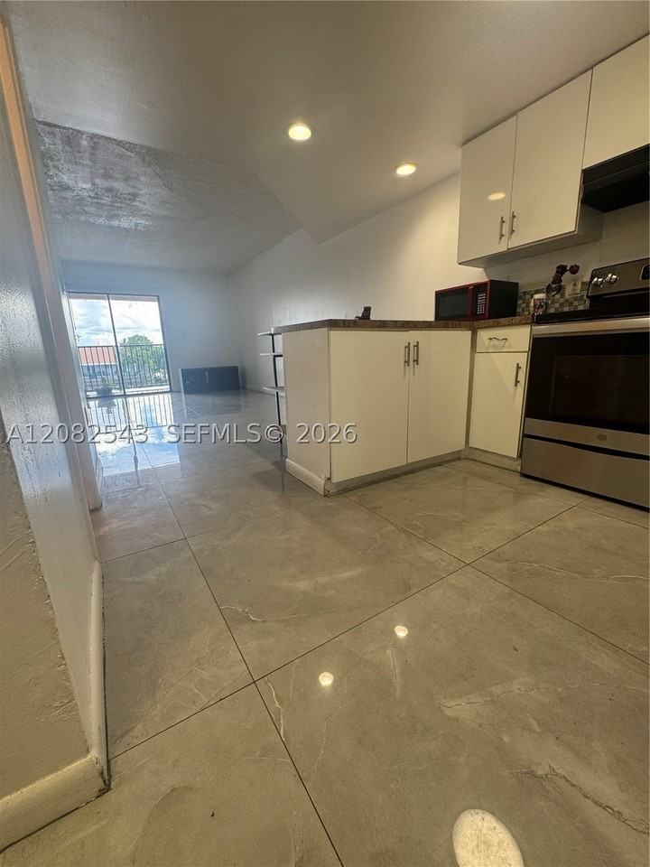 5530 W 26th Ct #210 - Photo 2 of 8