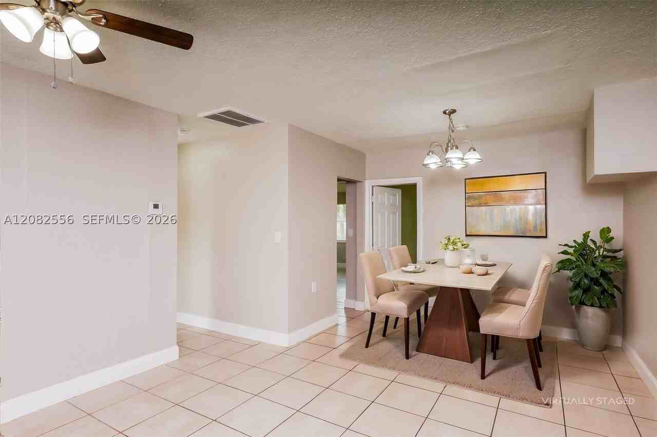 4531 Ne 5th Ave - Photo 6 of 18