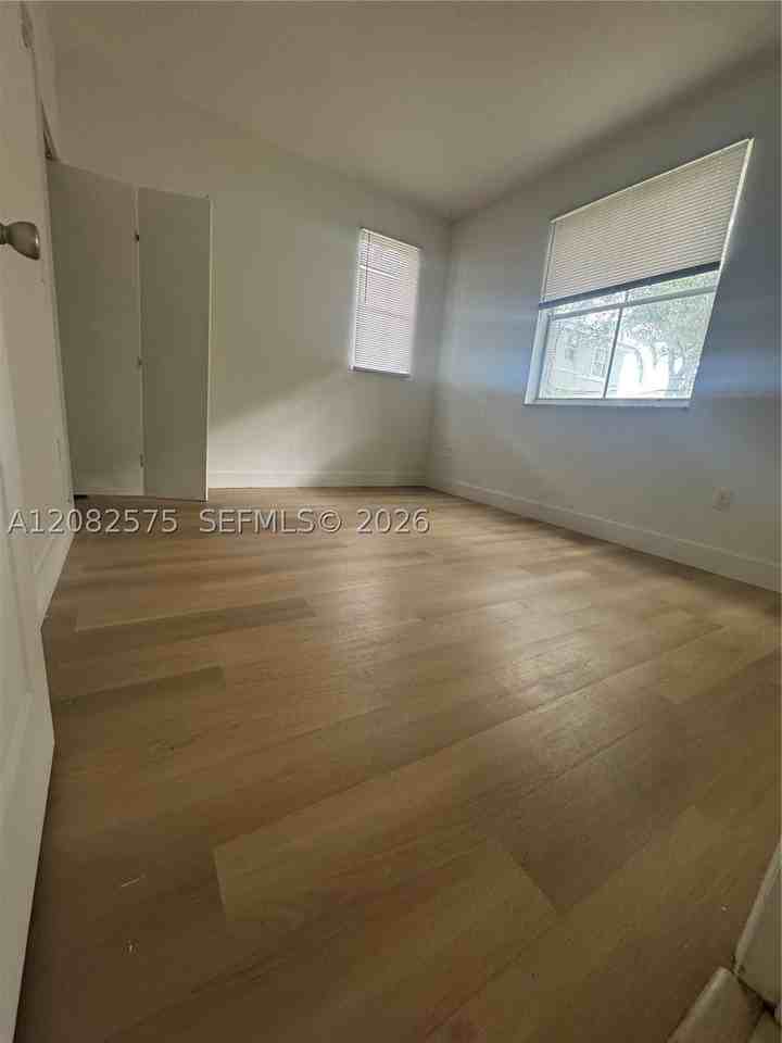 1666 Se 27th Ct #109 - Photo 6 of 7