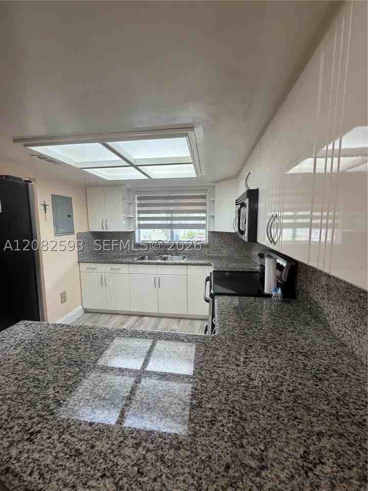 11091 Nw 7th St #202-16 - Photo 6 of 16