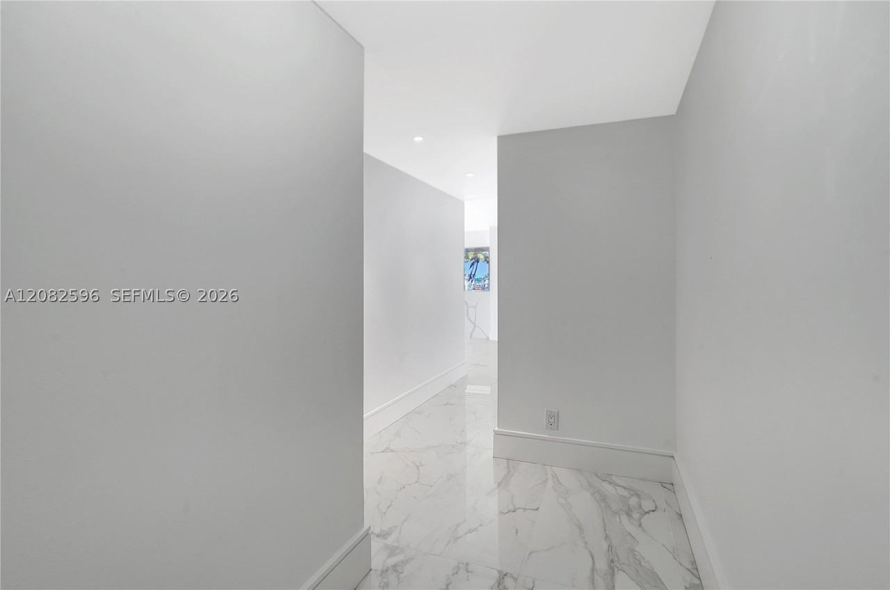 2807 Ne 164th St #2 - Photo 5 of 50