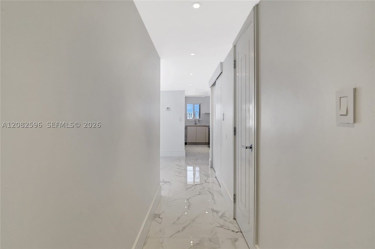 2807 Ne 164th St #2 - Photo 6 of 50