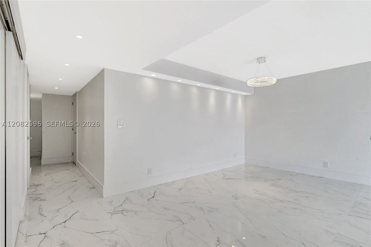 2807 Ne 164th St #2 - Photo 7 of 50
