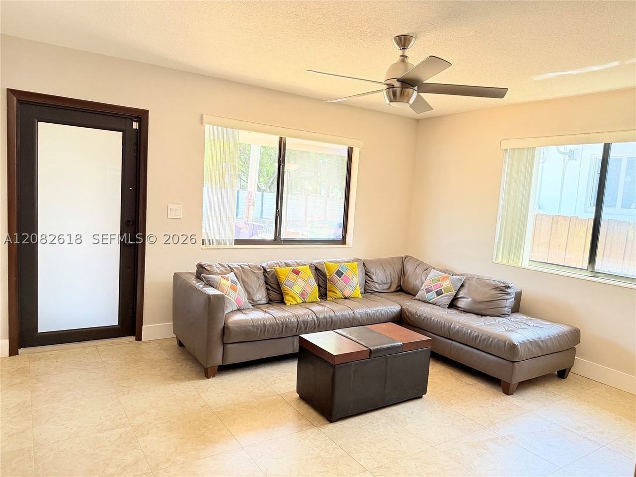 2233 Sw 16th St - Photo 4 of 23