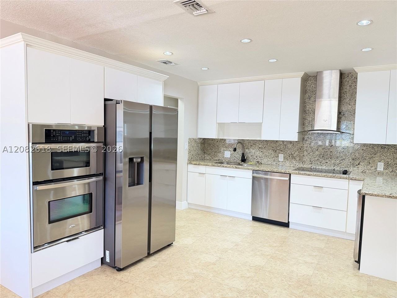 2233 Sw 16th St - Photo 7 of 23