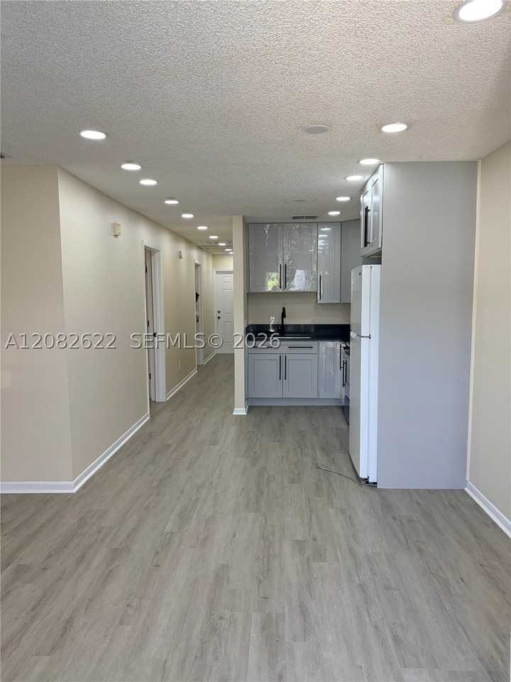 7665 Chase Rd #6 - Photo 2 of 11