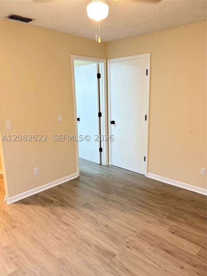 7665 Chase Rd #6 - Photo 4 of 11