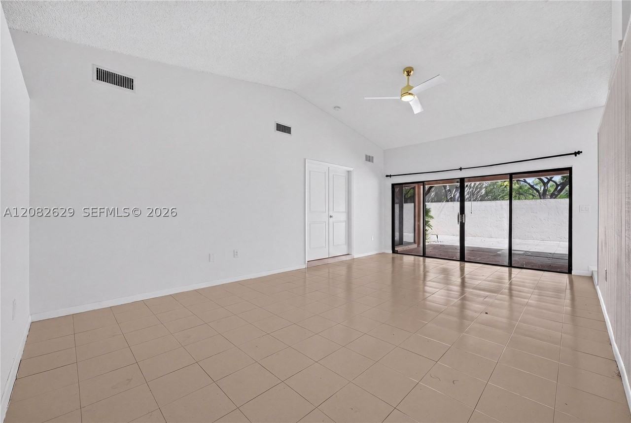 10583 Sw 77th Ter - Photo 6 of 33