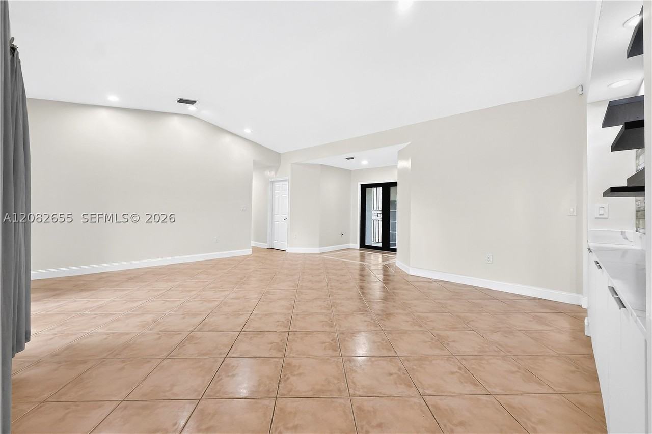 13203 Sw 205th Ln #0 - Photo 6 of 22