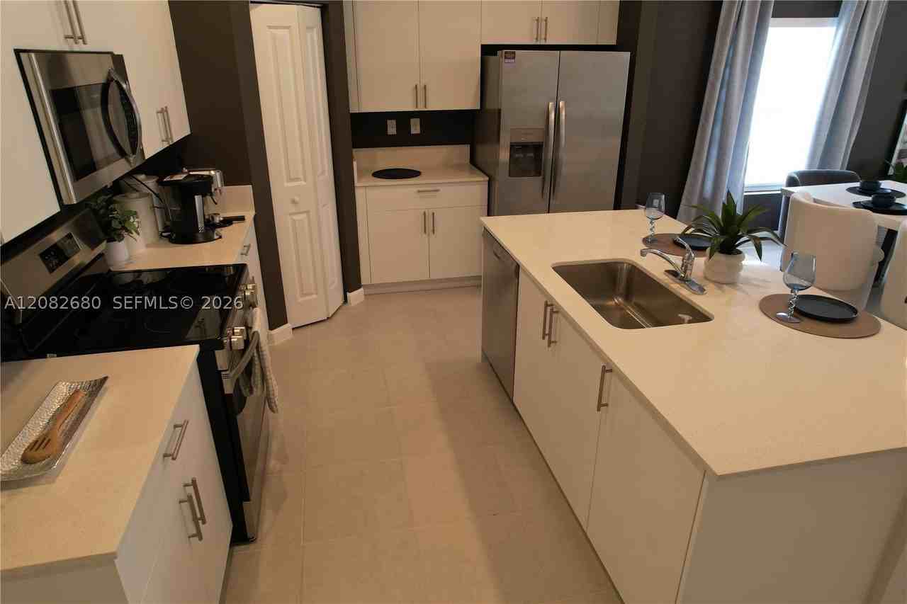 17501 Sw 285th St - Photo 6 of 41