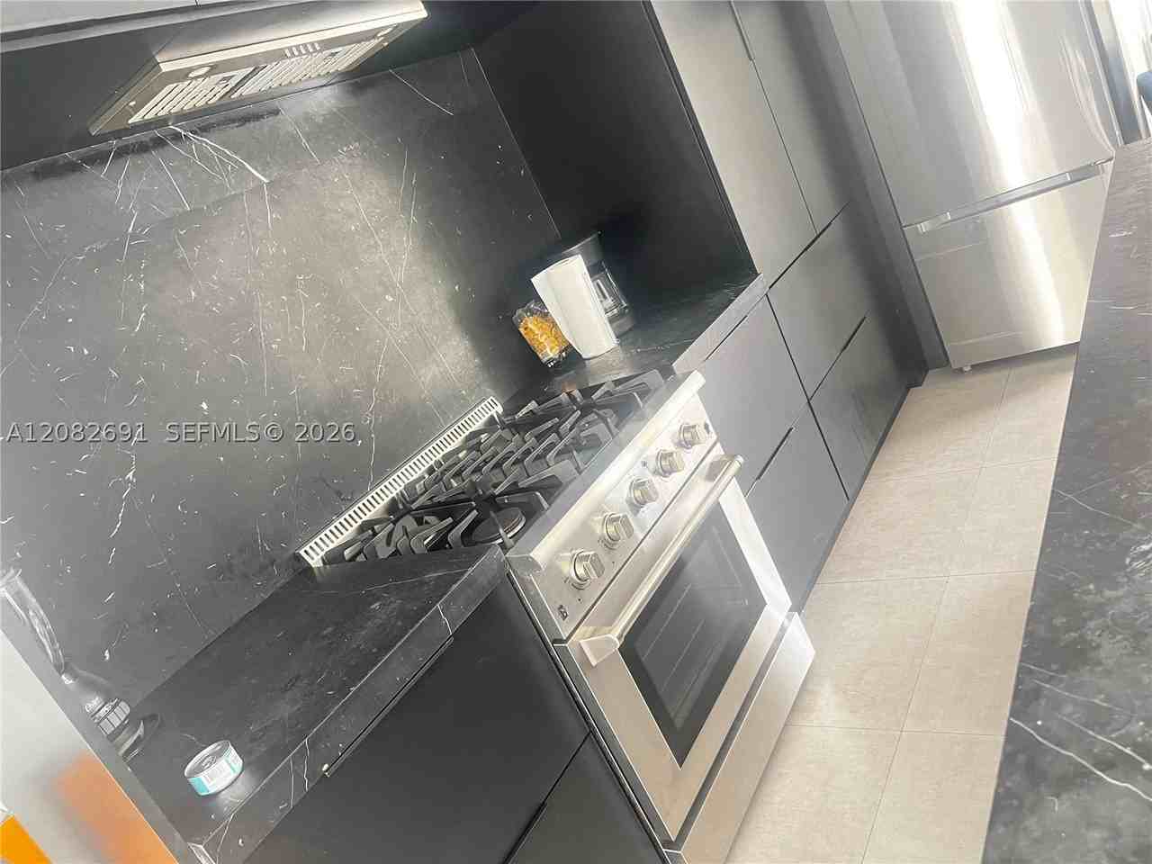 15 Nw 52nd St - Photo 6 of 28