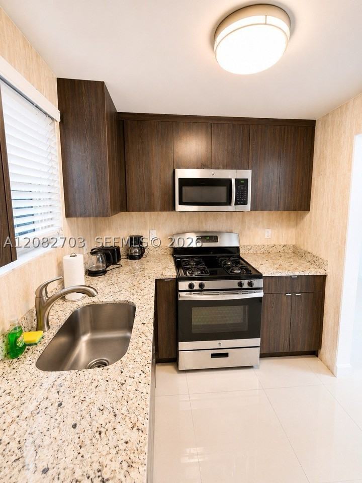 1025 94th St #12 - Photo 5 of 14