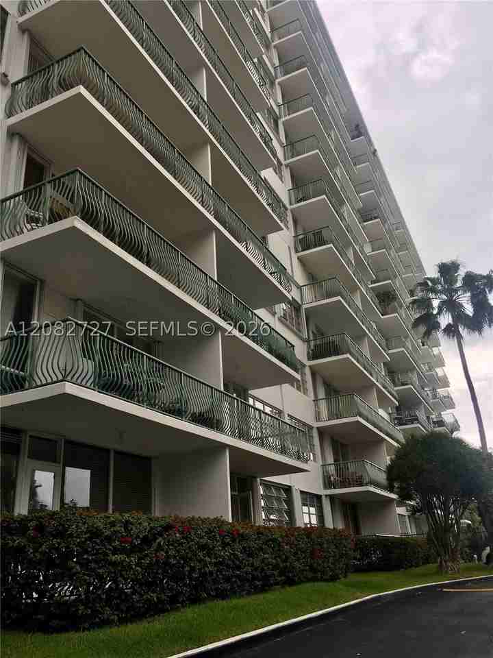 1408 Brickell Bay Dr #912