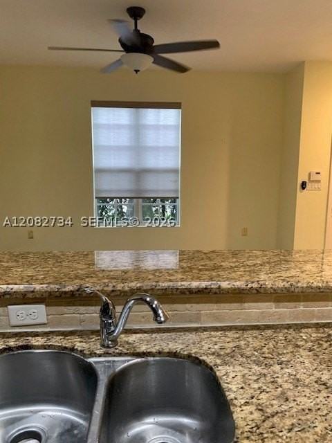 242 Sw 7th Ct #242 - Photo 5 of 39