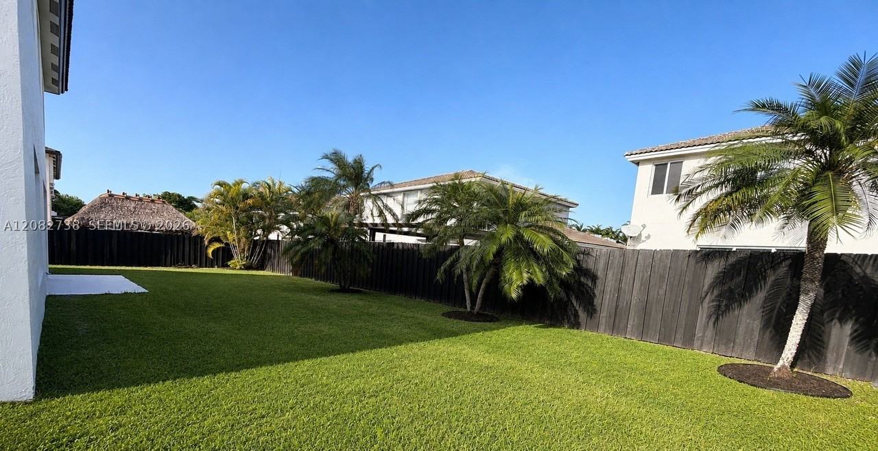 14303 Sw 159th Pl - Photo 5 of 31
