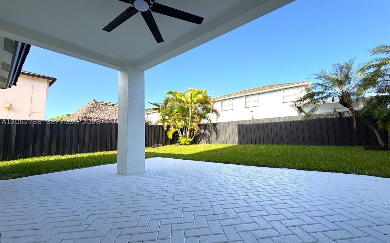14303 Sw 159th Pl - Photo 6 of 31