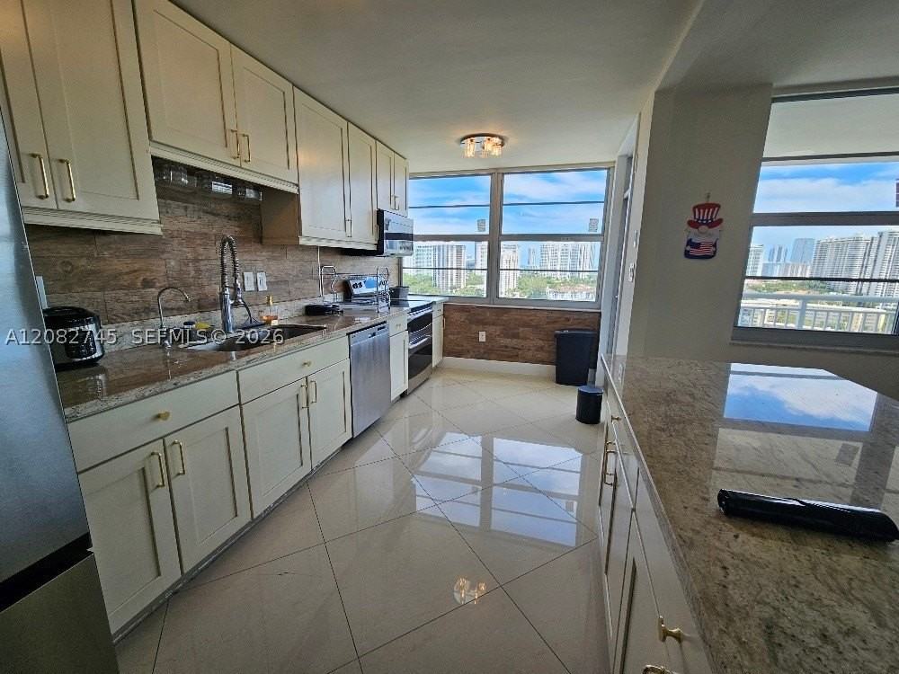18041 Biscayne Blvd #1805 - Photo 6 of 28