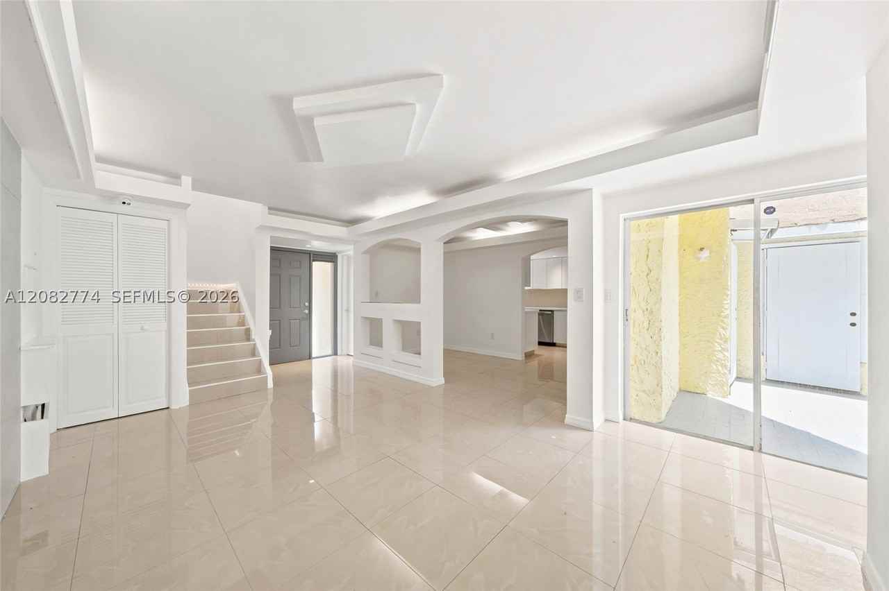 9674 Fontainebleau Blvd #28
