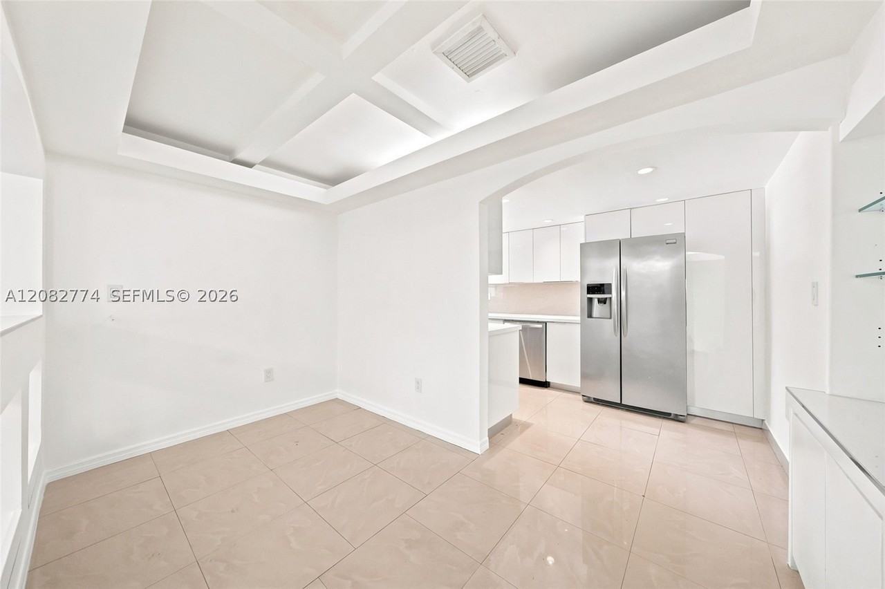 9674 Fontainebleau Blvd #28 - Photo 7 of 47