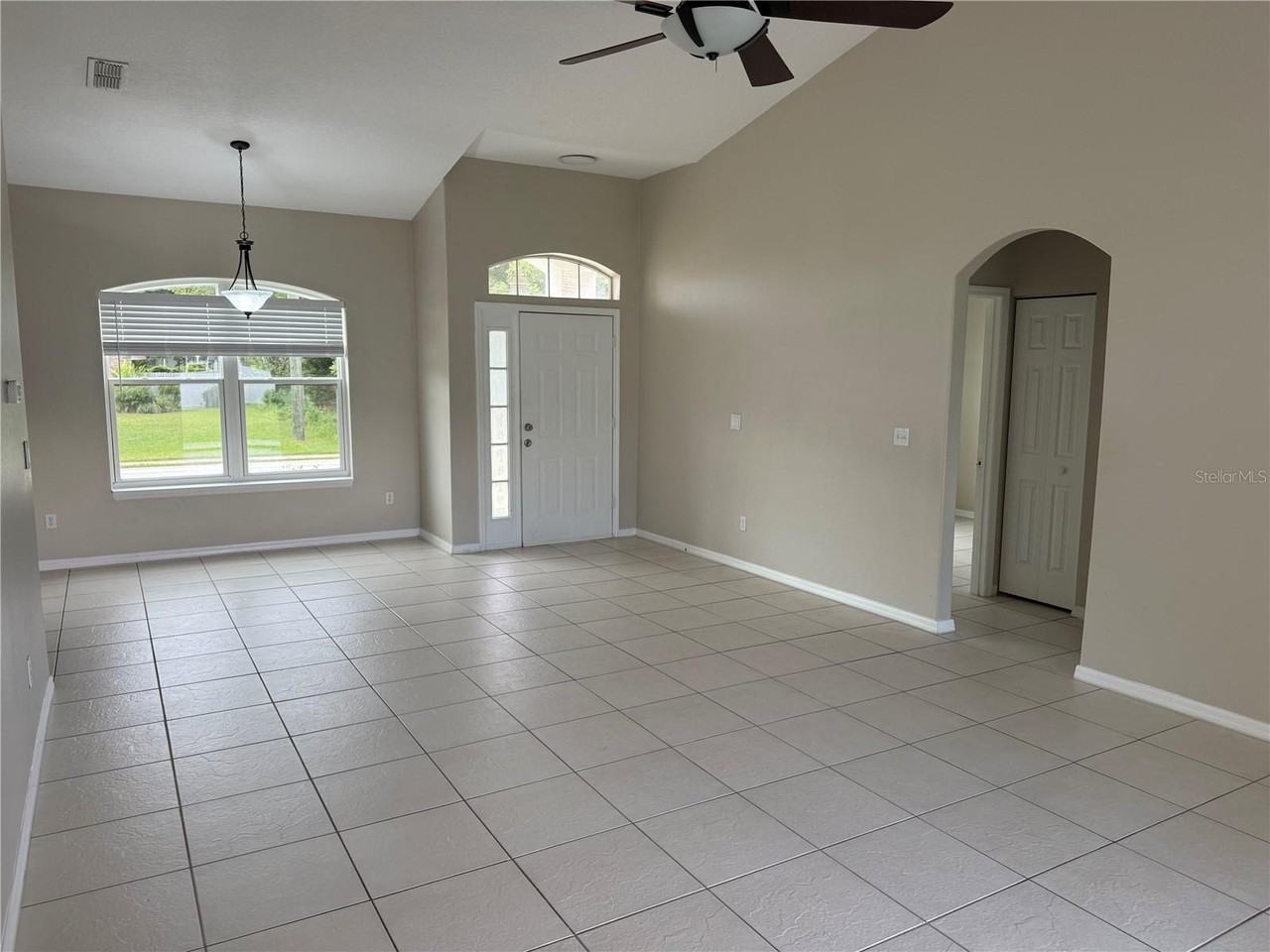 125 Florida Park Dr - Photo 4 of 17