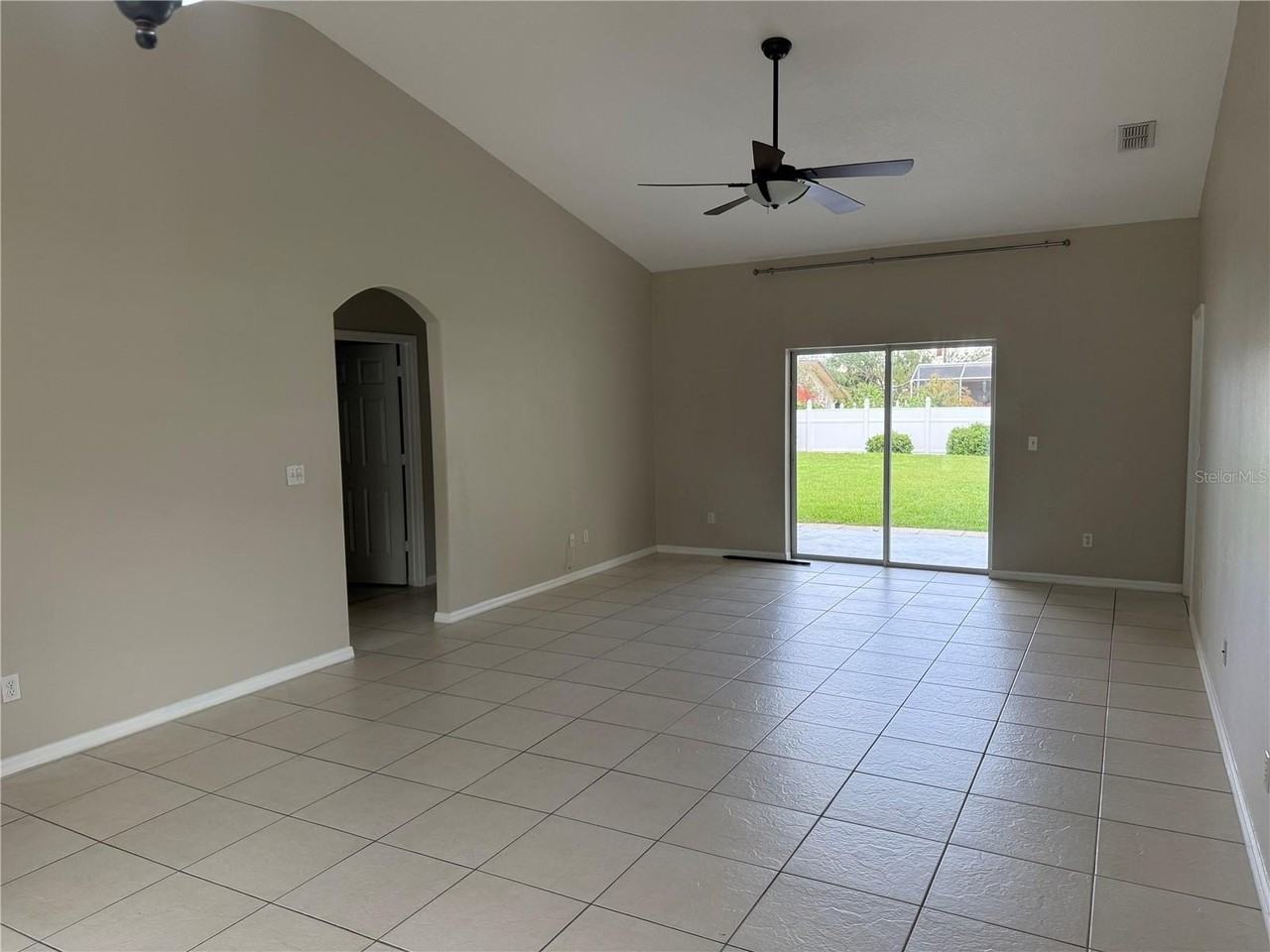 125 Florida Park Dr - Photo 5 of 17