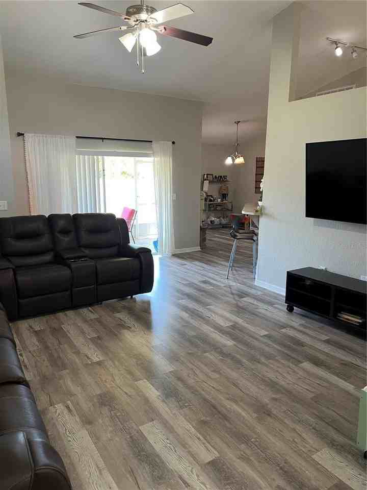 5619 Fischer Dr - Photo 2 of 11