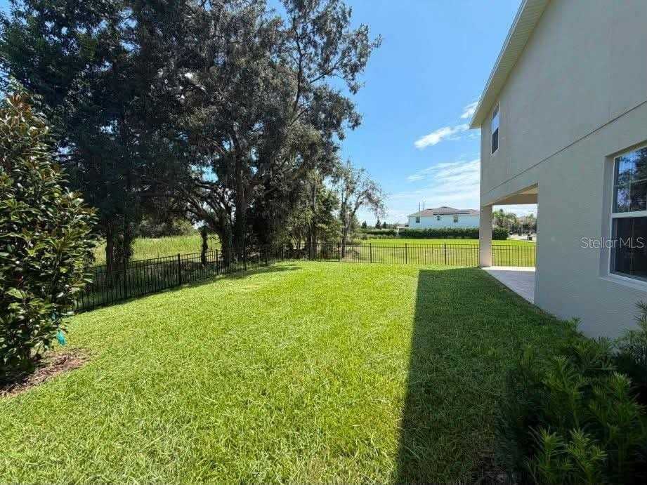 15075 Tea Tree Dr - Photo 5 of 38