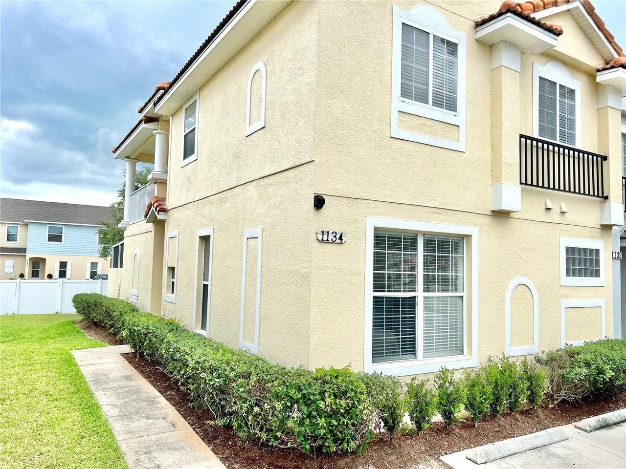 1134 S Beach Cir - Photo 2 of 50
