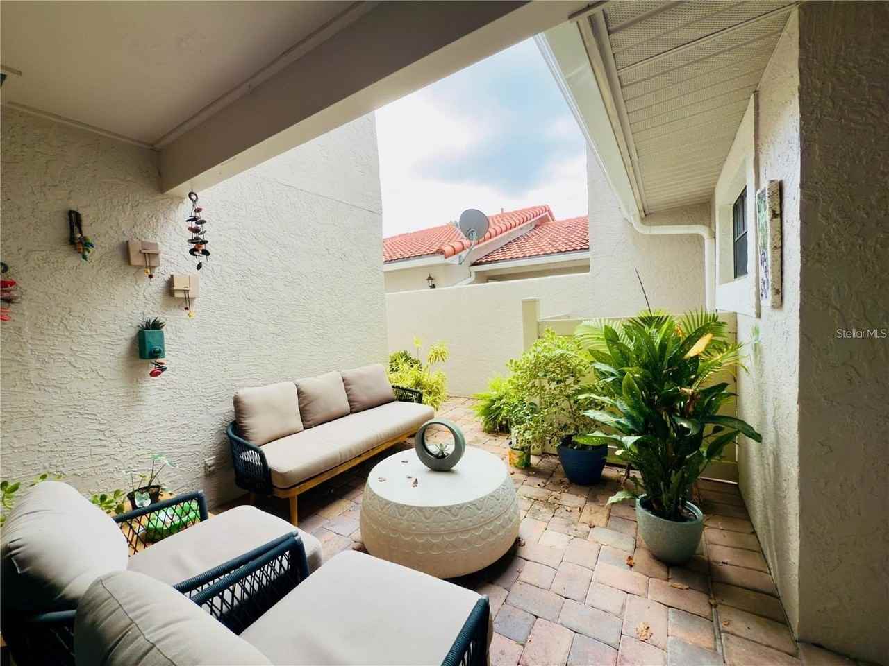 8113 Breeze Cove Ln - Photo 2 of 30