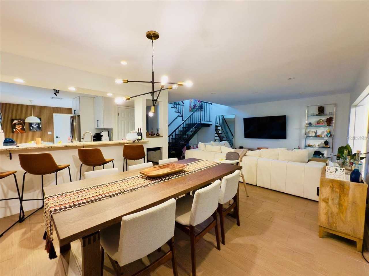 8113 Breeze Cove Ln - Photo 6 of 30