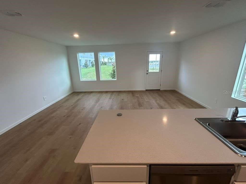 1553 Plank Pl - Photo 5 of 31