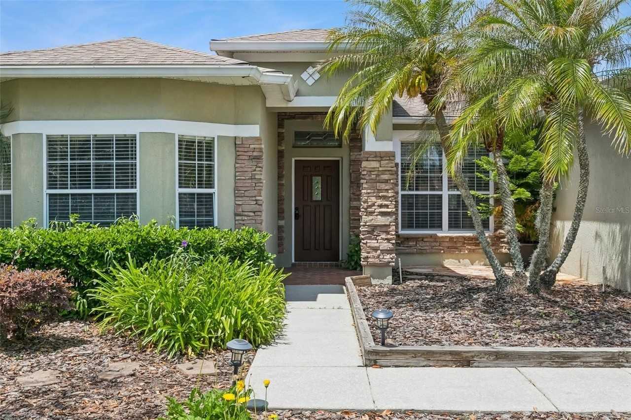 237 Strathmore Cir - Photo 2 of 50