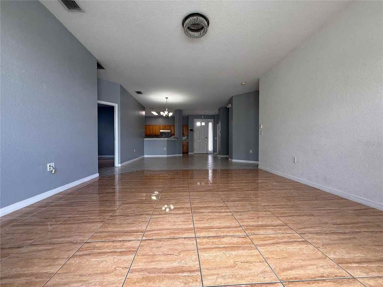 158 Magic Landings Blvd - Photo 6 of 18