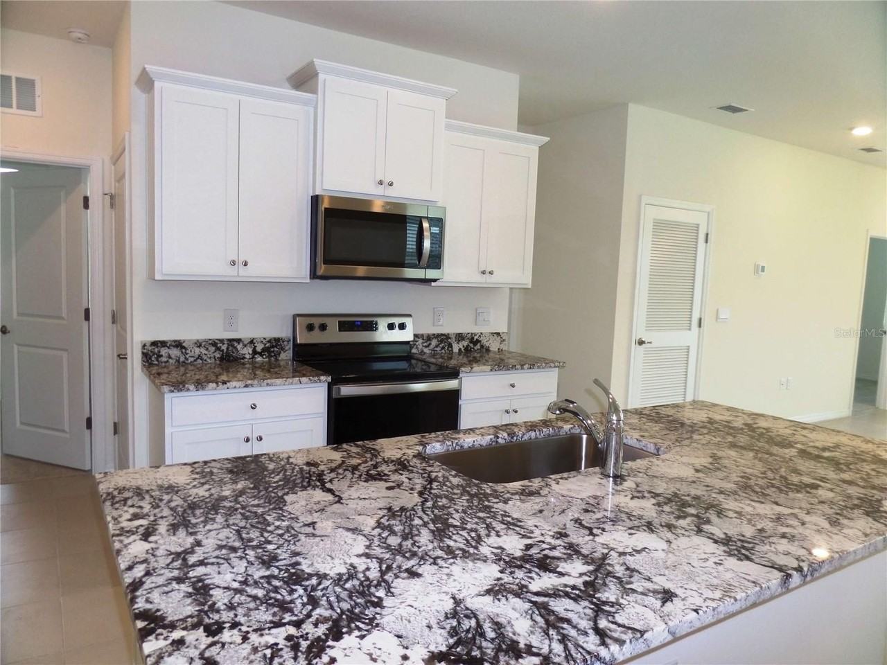 5039 Stokes Way - Photo 6 of 50