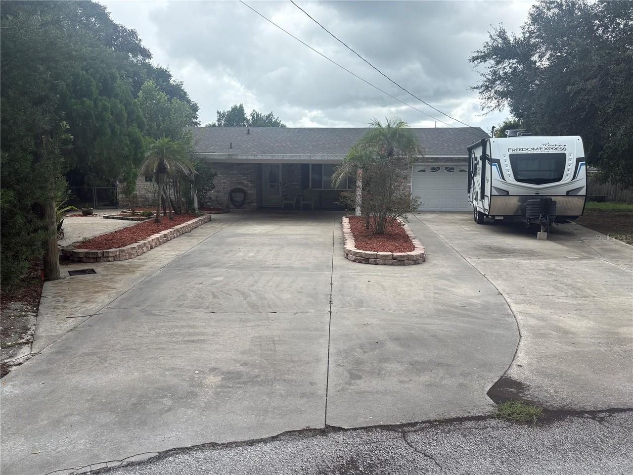 3690 Dale Ct - Photo 2 of 40