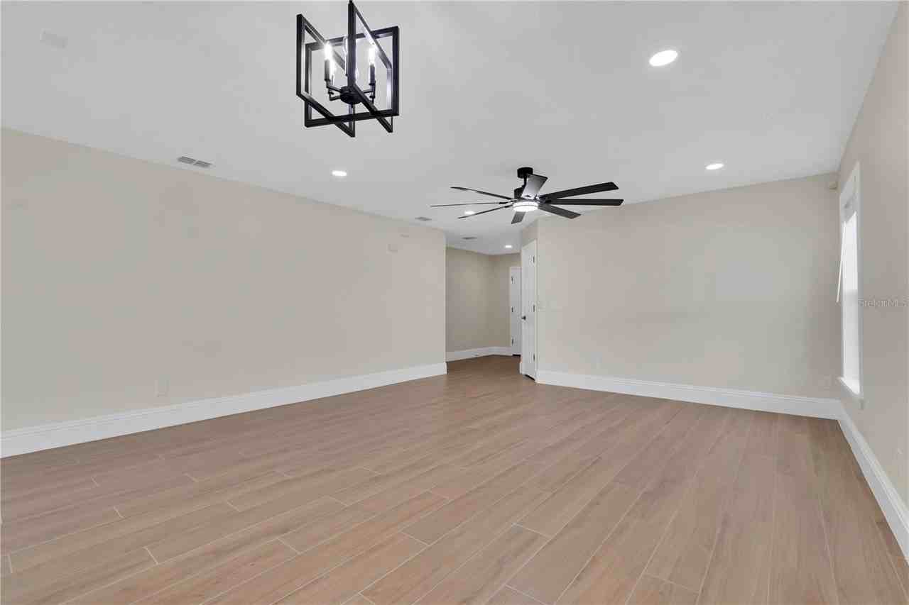 531 Flower Fields Ln - Photo 5 of 33