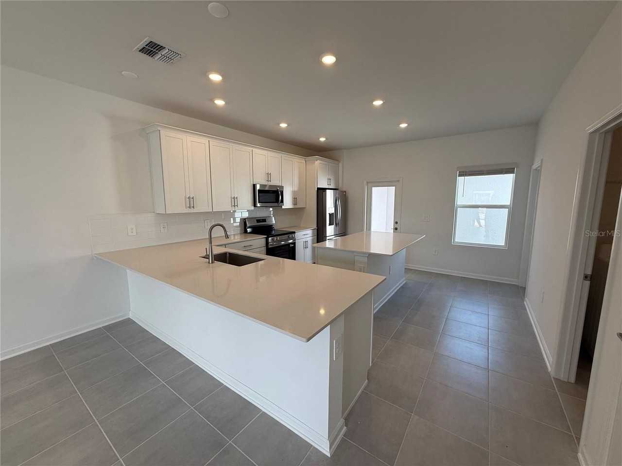 5607 Ronin Dr - Photo 5 of 37