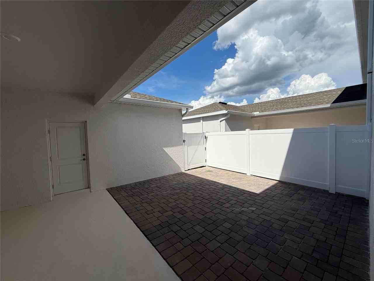 5607 Ronin Dr - Photo 7 of 37