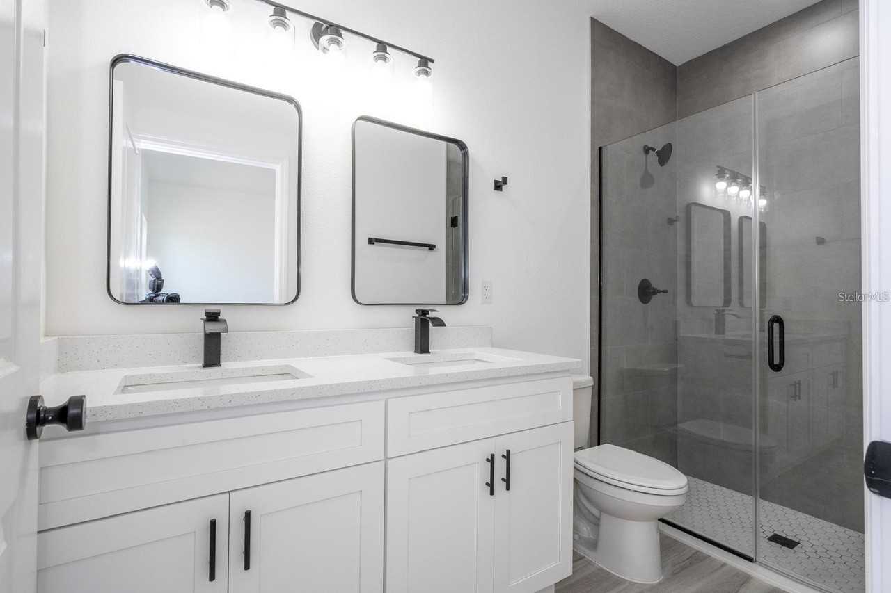 3211 Sw 128th Street Rd - Photo 4 of 32