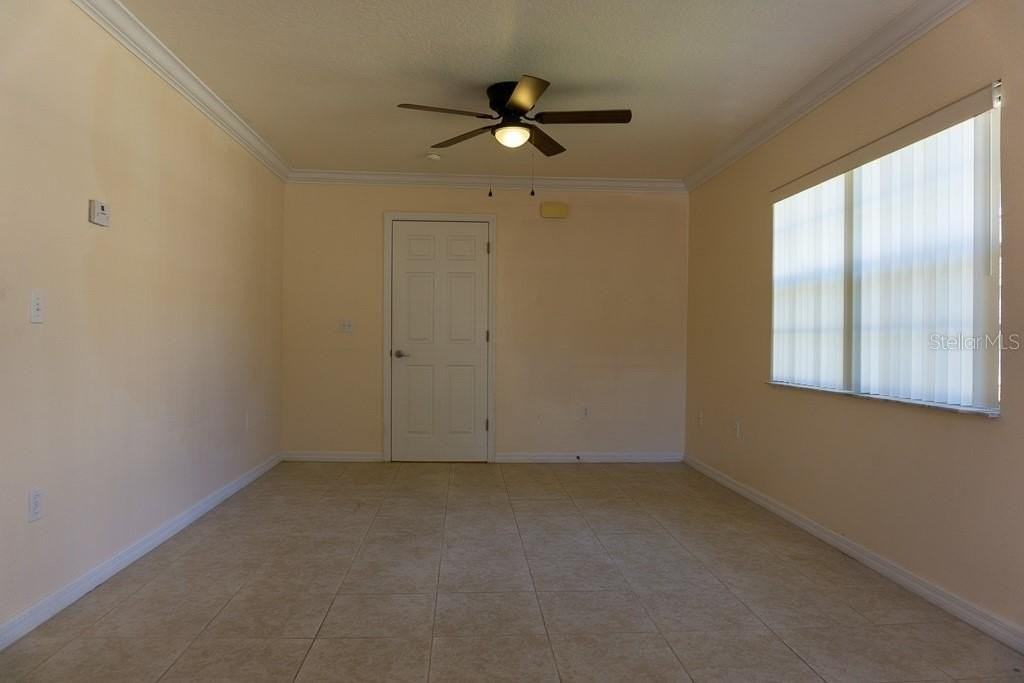 2204 Fan Palm Dr #5 - Photo 3 of 9