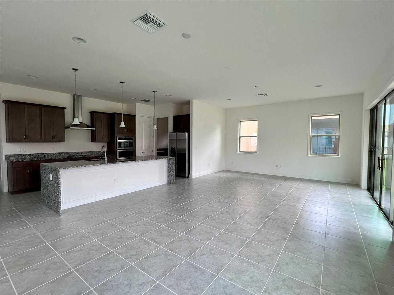13207 Winterton Ln - Photo 5 of 18