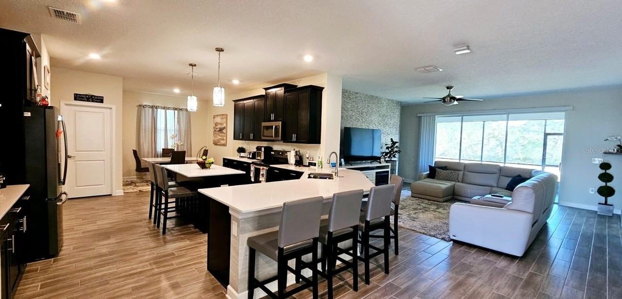 2424 Camden Park Ave - Photo 2 of 15