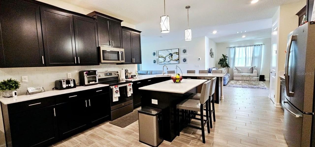 2424 Camden Park Ave - Photo 3 of 15