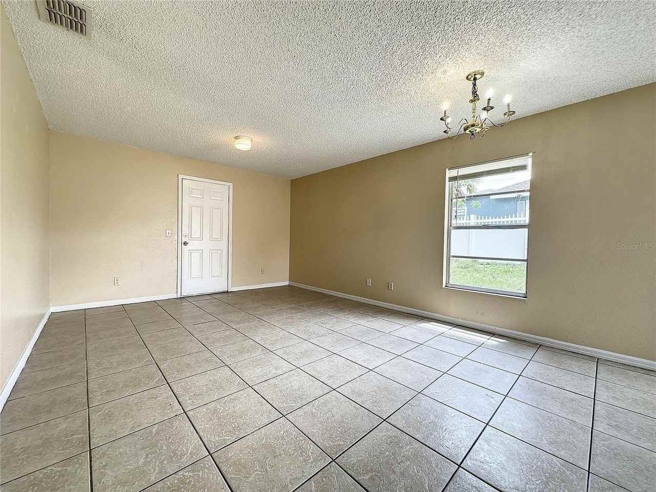 606 Claude Holmes Sr Ave - Photo 3 of 15
