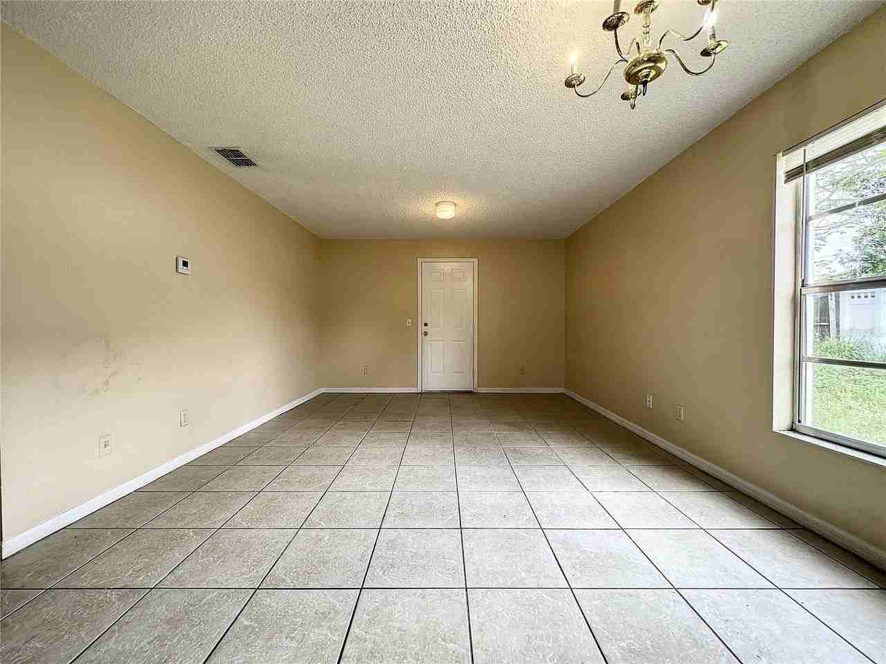 606 Claude Holmes Sr Ave - Photo 4 of 15