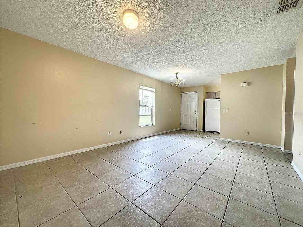 606 Claude Holmes Sr Ave - Photo 6 of 15