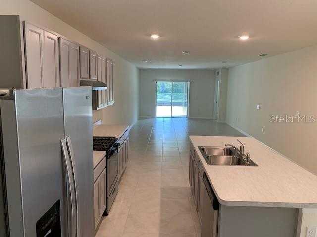 20007 Royal Tern Ct - Photo 4 of 29