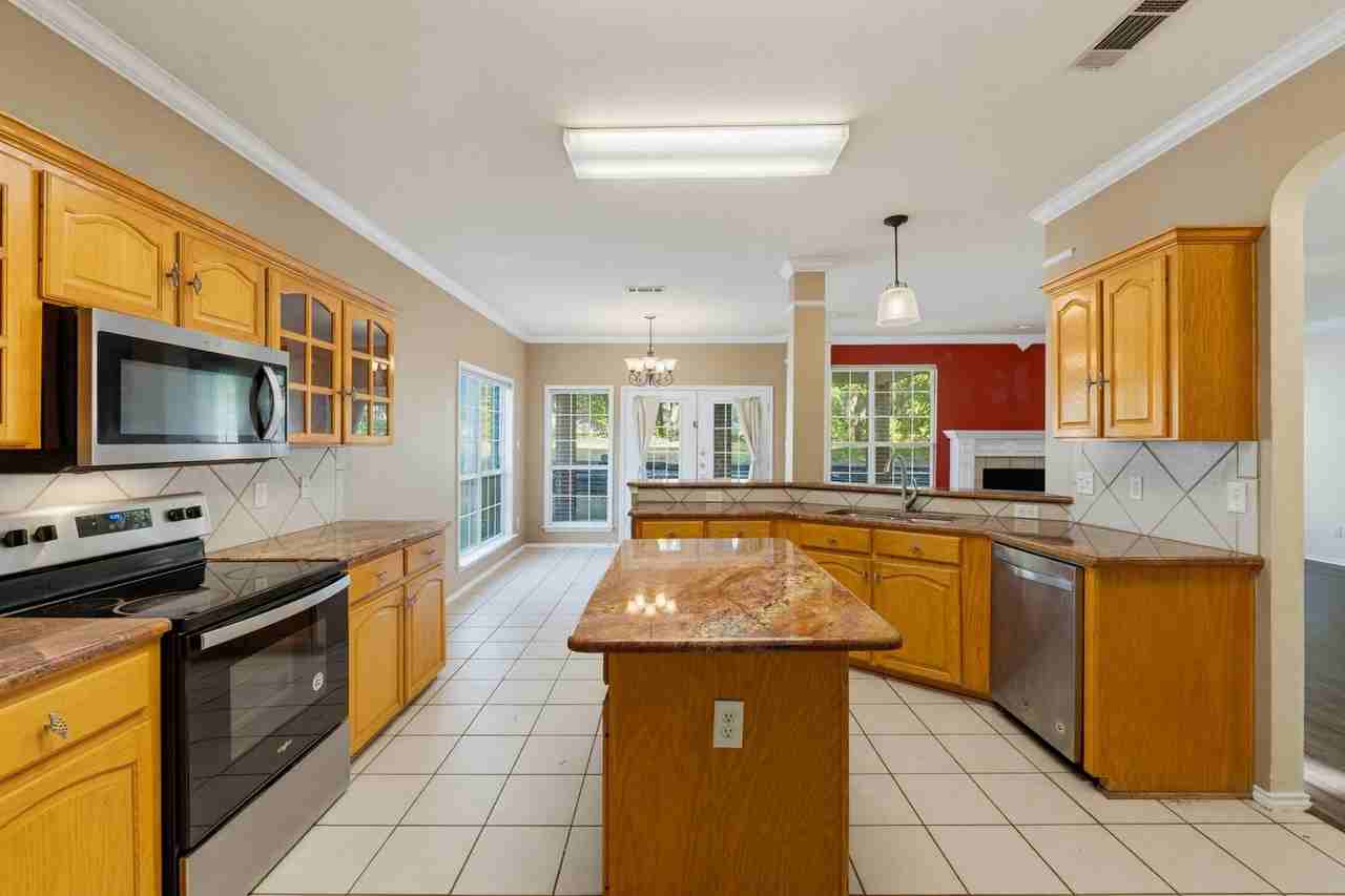 2416 Catawba Loop - Photo 6 of 22