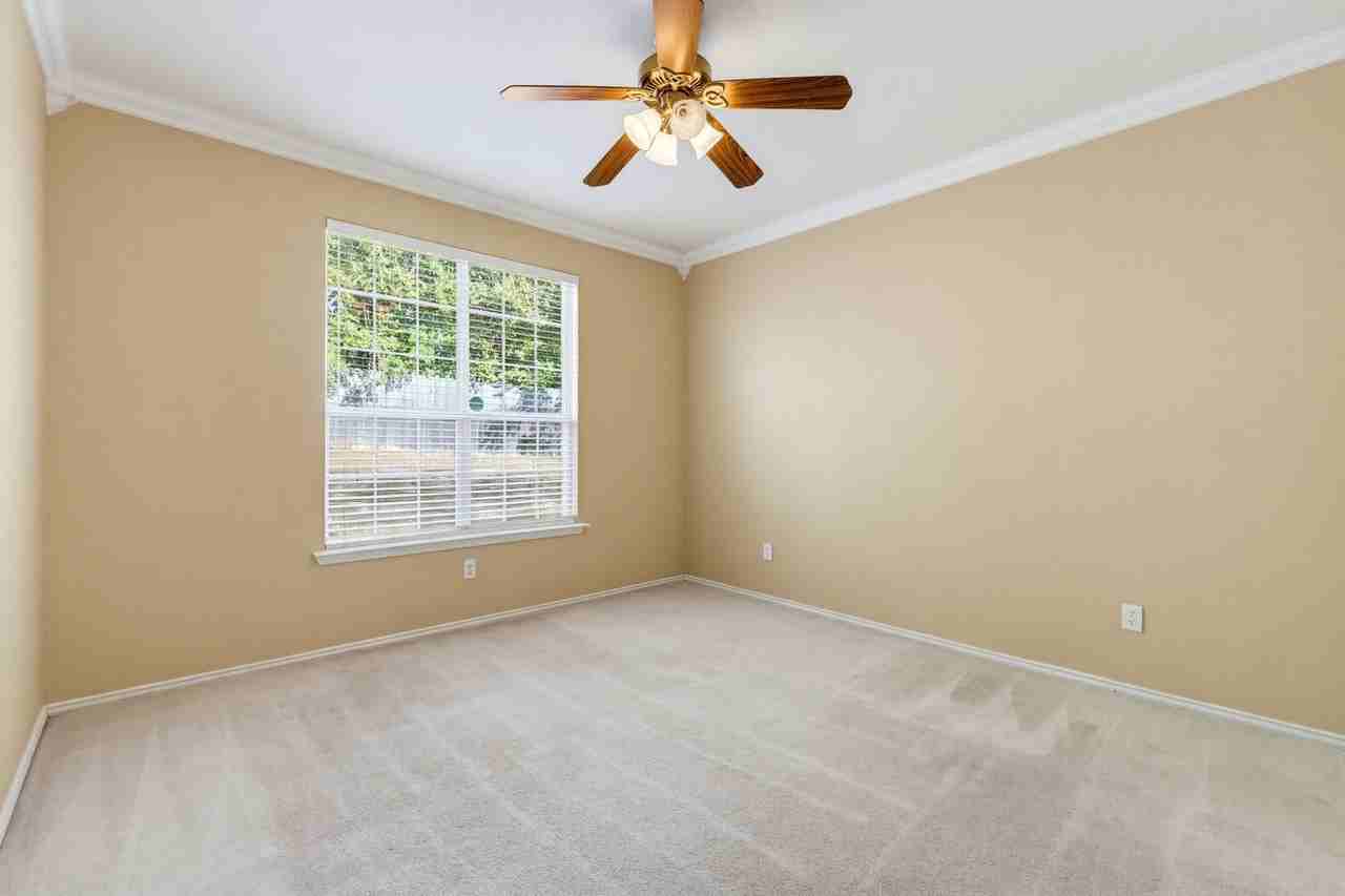 2416 Catawba Loop - Photo 7 of 22