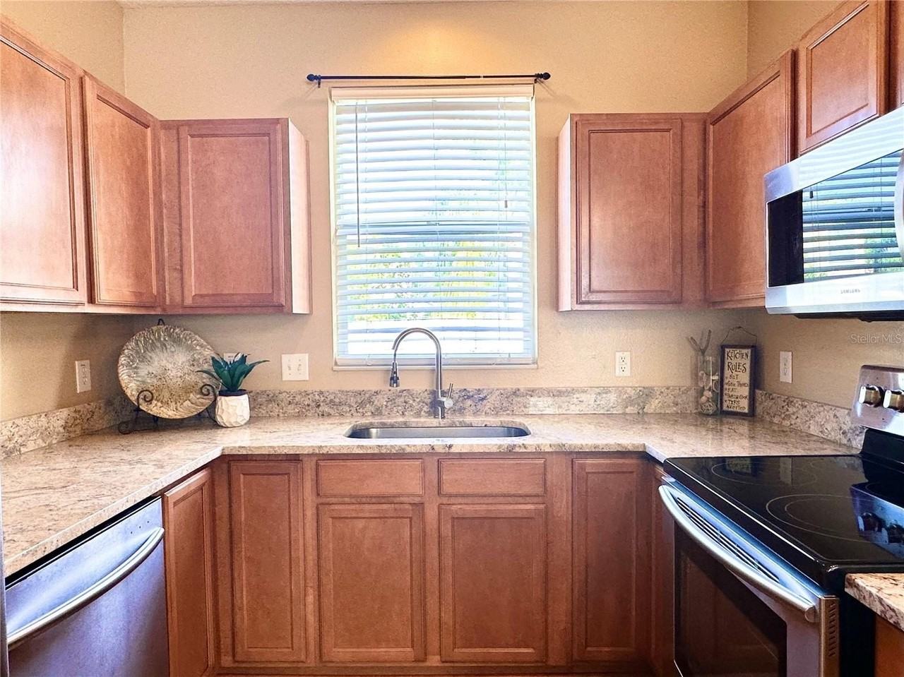 12276 Country White Cir - Photo 4 of 22